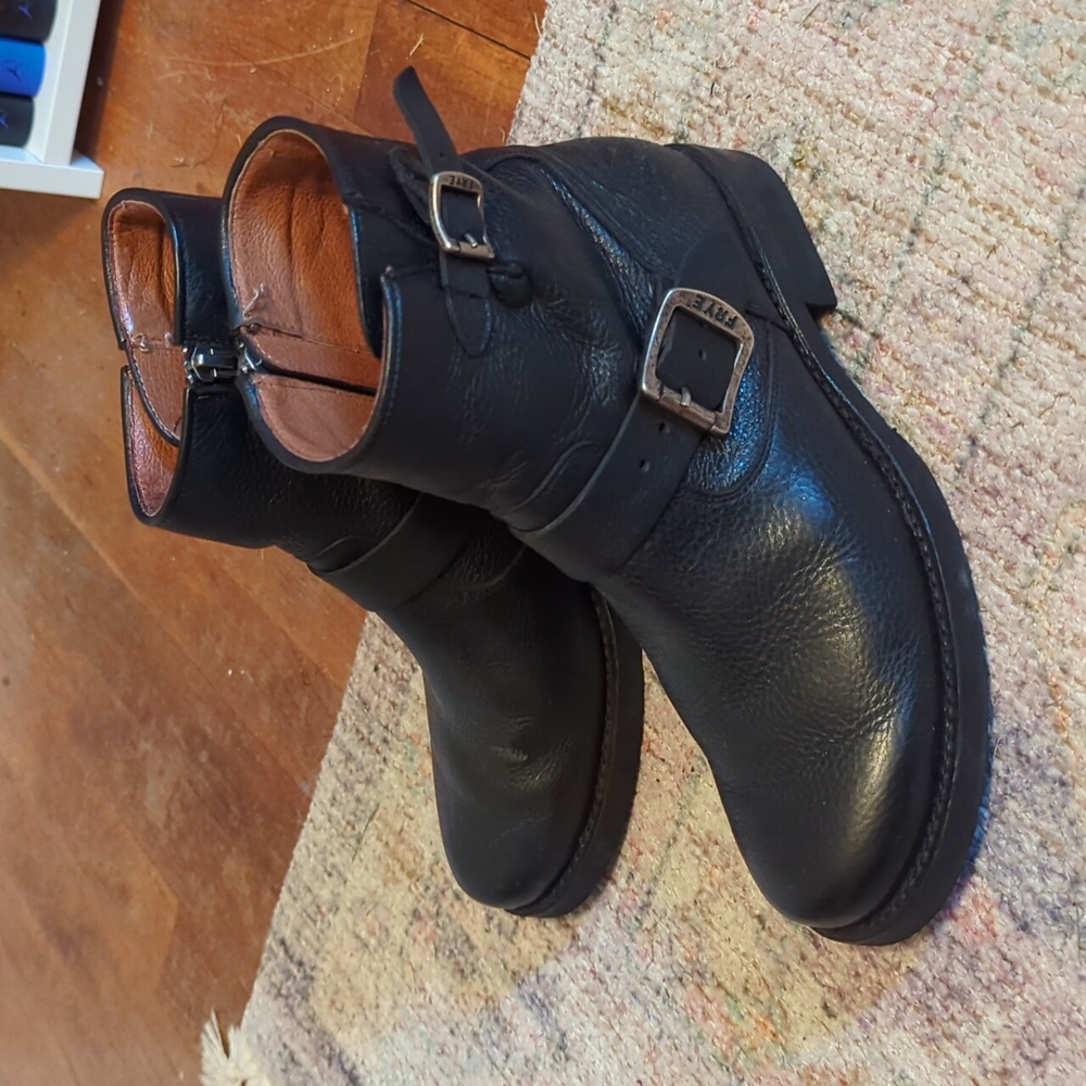 Frye | Black Leather Veronica Bootie
